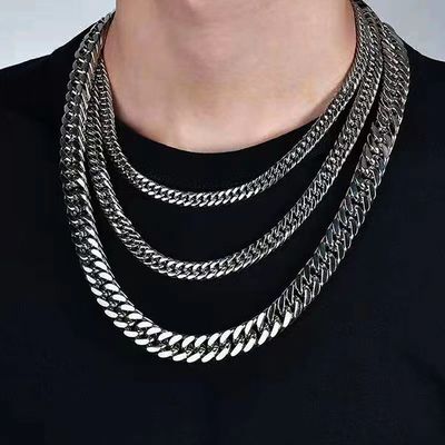 NEWEI Delicata collana a forma di teschio di Halloween, placcata in